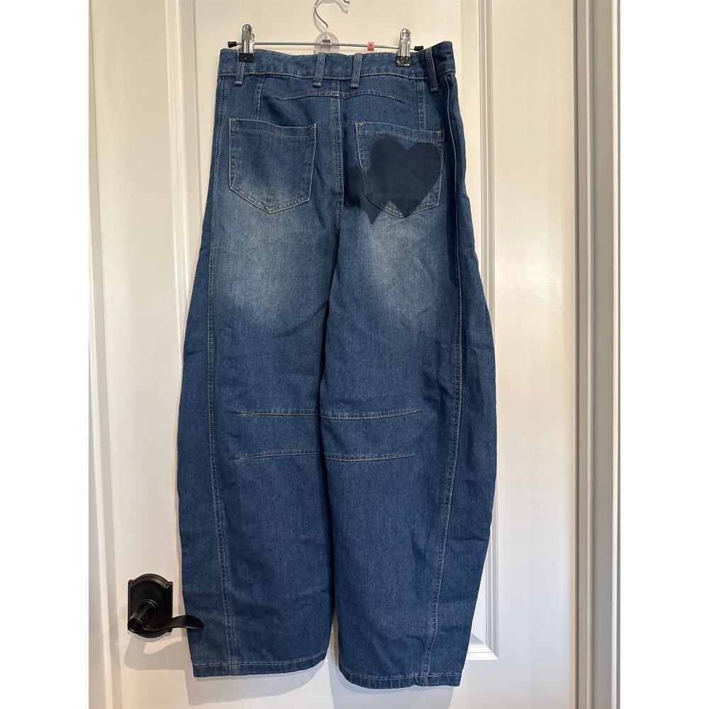 MSRP $89.99 | NEW ✨ Heart Stamp Barrel Jeans – Size S ✨ SAME DAY/NEXT DAY SHIP - Picture 5 of 7